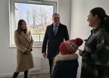 Nowy blok komunalny w Radomiu oddany do użytku. Mieszkańcy wprowadzają się na Michałów