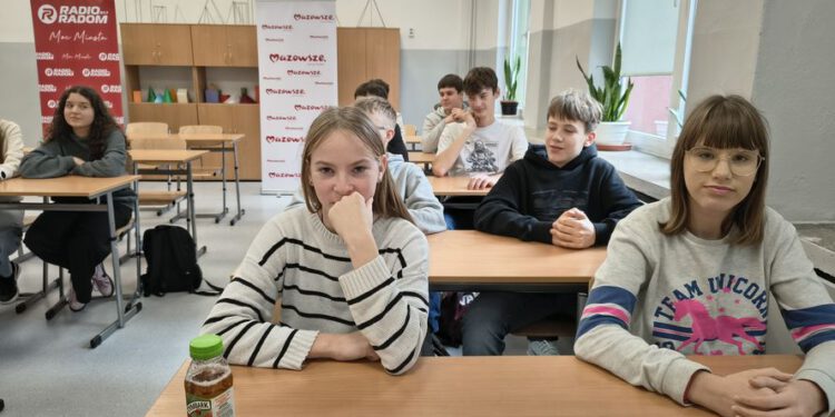 Rusza 16. edycja projektu „Złota 10 czyli Mazowiecka Szkółka Dziennikarska”. Pierwsze zajęcia w PSP nr 3 w Radomiu