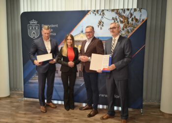 Radom inwestuje w ekologiczny transport. 12 nowych autobusów elektrycznych od Solarisa