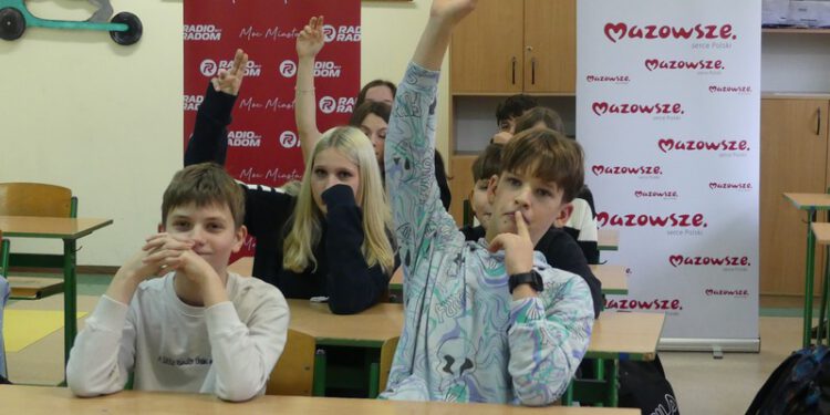 Uczniowie PSP nr 6 w Radomiu na warsztatach Mazowieckiej Szkółki Dziennikarskiej