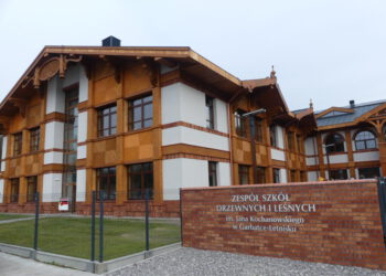 Kontrola w szkole w Garbatce. Marszałek Struzik: była planowa, a sprawa trafiła do prokuratury