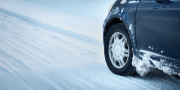 Śliskie drogi w Radomiu. Kilkanaście kolizji po nocnym oblodzeniu