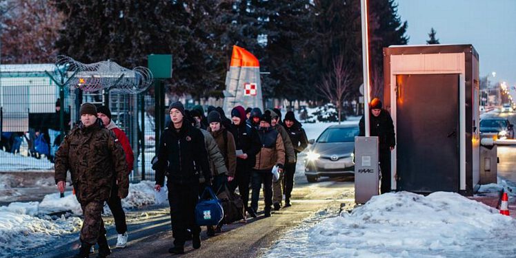 Młodzi wybierają wojsko na ferie. Kolejna edycja „Ferii z WOT”