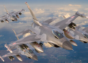 Planowe ćwiczenia sił powietrznych. Mozliwe przekroczenie bariery dzwięku nad Radomiem