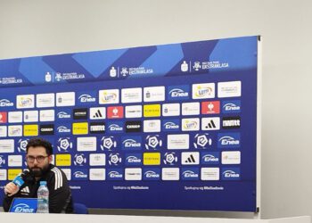 Ból głowy przed „Świętą Wojną”