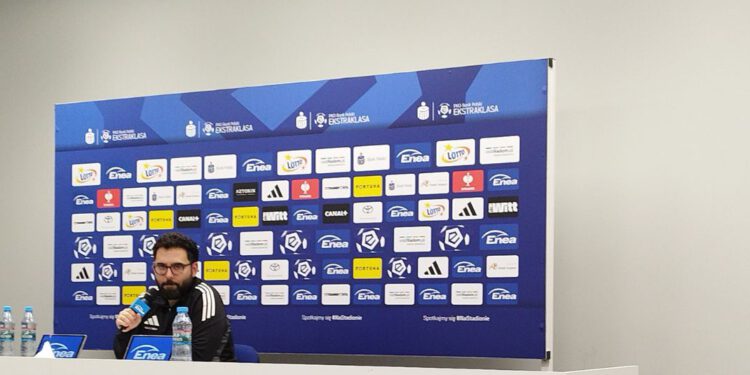 Ból głowy przed „Świętą Wojną”