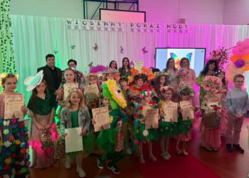 Międzyszkolny Wiosenny Pokaz Mody w Radomiu. Kreatywność młodych zachwyciła jury