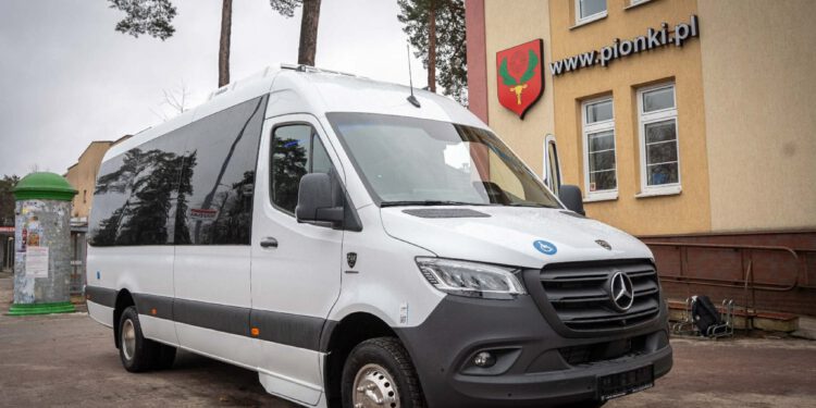 Nowy bus dla WTZ w Pionkach
