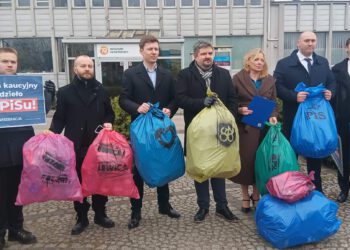 Przeciwko systemowi kaucyjnemu