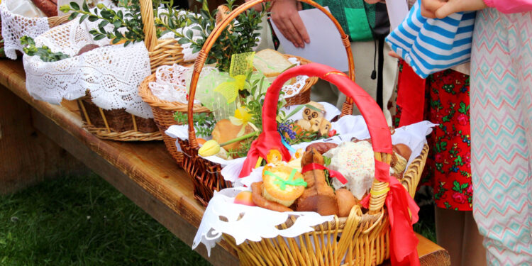 Wielka Sobota w Radomiu. Koszyczki i świąteczna atmosfera