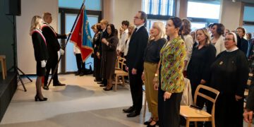 Maturzyści z XII LO. zakończyli rok szkolny w Muzeum Witolda Gomborwicza