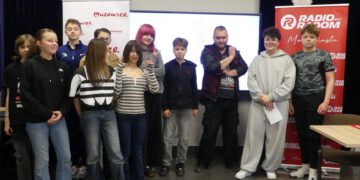 Uczniowie z SP im. Marii Montessori w Radomiu poznali kulisy pracy dziennikarza
