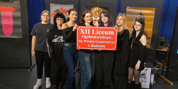 Blisko 150 uczniów pożegna XII LO. Uroczyste zakończenie roku we Wsoli