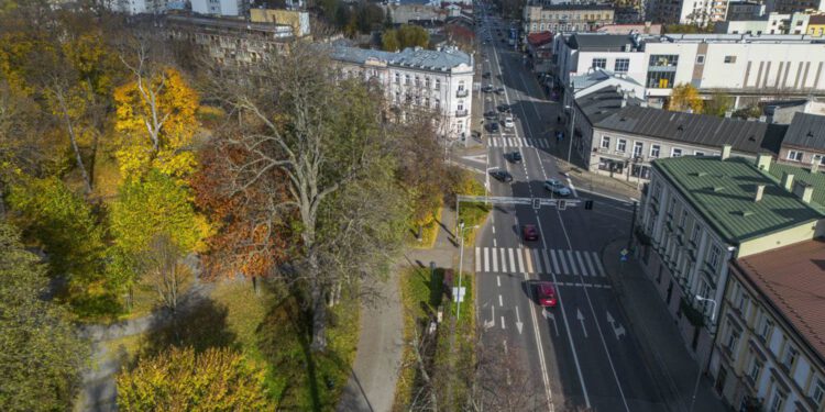 Będą nowe światła, przebudowy skrzyżowań i centrum sterowania ruchem