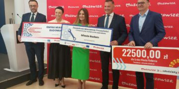 Radom i region radomski z dofinansowaniem na autobusy szkolne i młodzieżowe rady