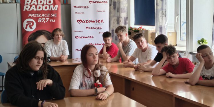 Dziennikarze Radia Radom z wrasztatami w PSP nr 30 w Radomiu