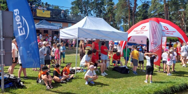 Bezpieczne wakacje w Kozienicach – Enea Wytwarzanie wspiera lokalne działania