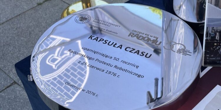 Kapsuła czasu przygotowana z okazji 50. rocznicy wydarzeń Radomskiego Czerwca ’76 zakopana