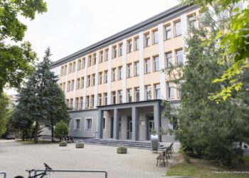 Cieplej, oszczędniej i nowocześniej. Dwie szkoły w Radomiu po termomodernizacji