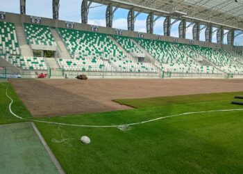 Trwa wymiana murawy na stadionie miejskim przy ul. Struga. Będą duże zmiany