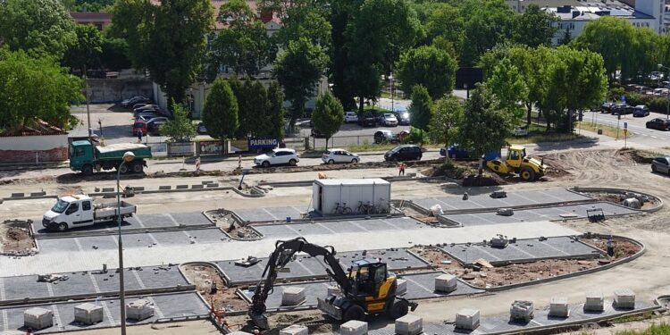 Na ul. Bernardyńskiej praca wre