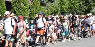 Pielgrzymi przejdą przez Radom. Będą utrudnienia w ruchu