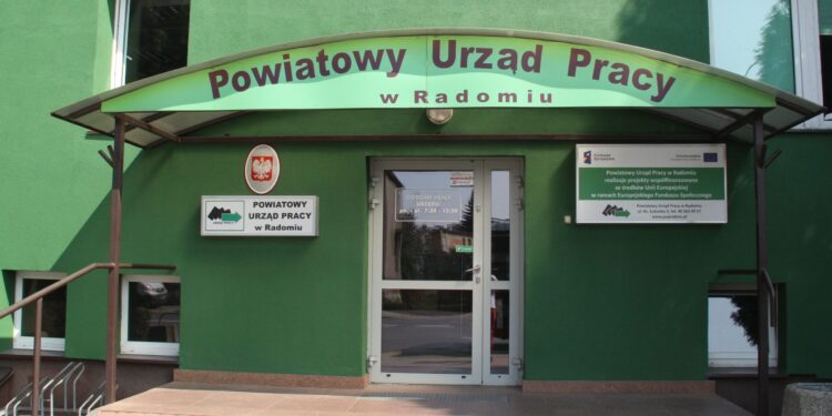 Blisko trzy miliony złotych przeznaczył Powiatowy Urząd Pracy na aktywizację mieszkańców powiatu radomskiego