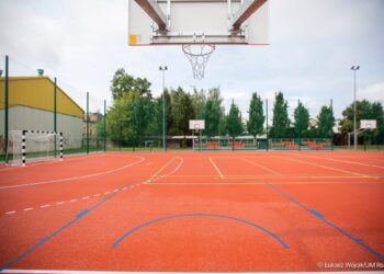 Nowa baza sportowa przy „Kochanowskim”