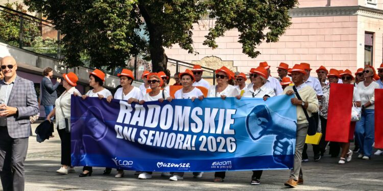Seniorzy przeszli ulicami Radomia [Galeria]