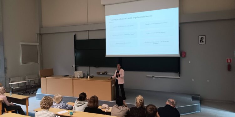 Kobieca konferencja na Uniwersytecie Radomskim