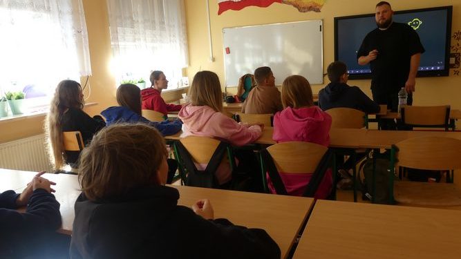 Bierwce na tropie fałszywych informacji. Uczniowie uczyli się o dezinformacji