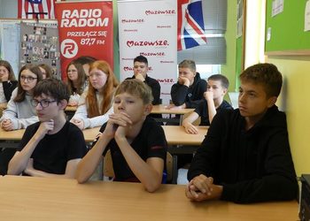Uczniowie z Lesiowa poznali kulisy pracy dziennikarza