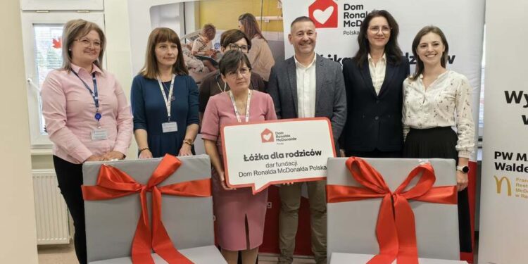 Kolejne łóżka dla opiekunów małych pacjentów