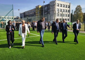 Kozienicka młodzież z odnowionym boiskiem